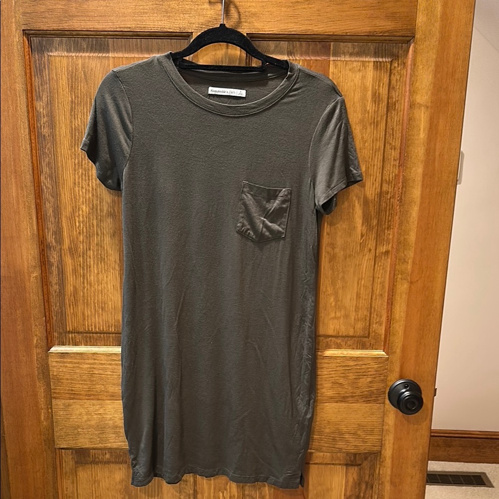 Abercrombie & Fitch Gray Olive Green T-Shirt Dress